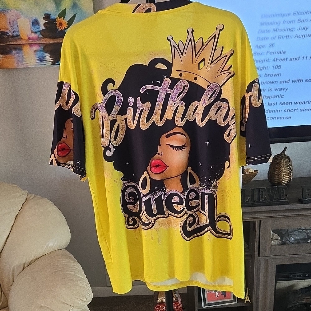 Yellow Graphic Tee with Queen Design   🤎   SIZE  1XL - Picture 5 of 8